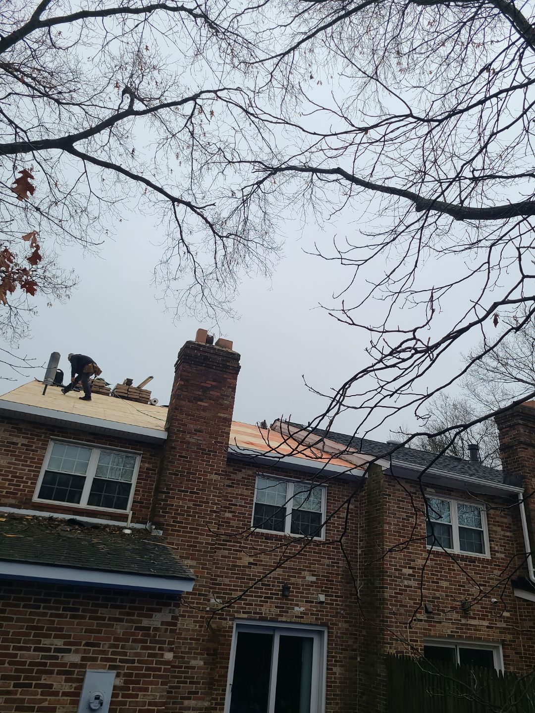 Vienna: Residential Roof Replacement with CertainTeed Landmark Pro in Max Def Weathered Wood by RM Banning, Inc.