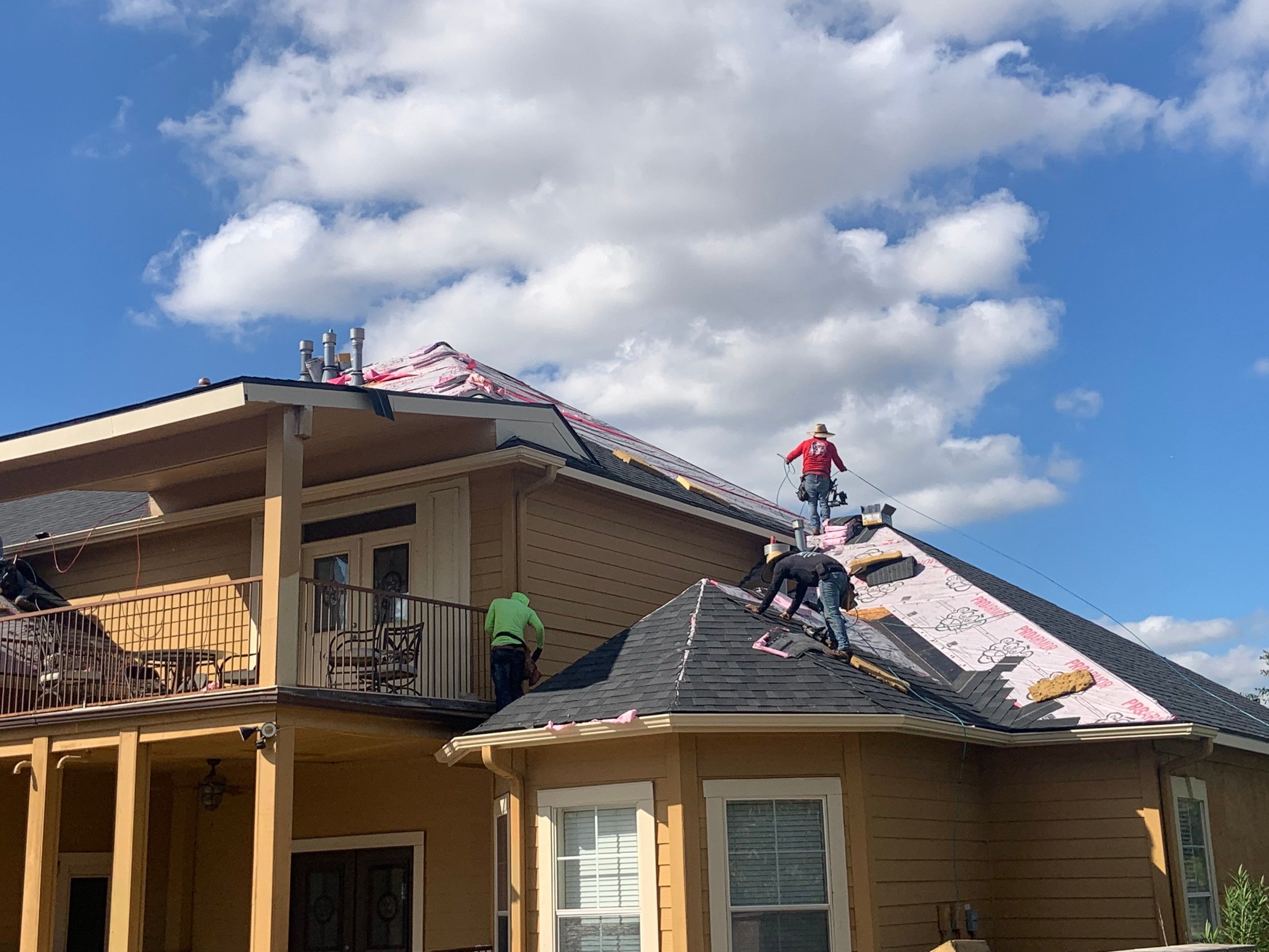 Residential Roofing Installation using Owen's Corning Duration (Lifetime) Shingles by Roof Repair Company