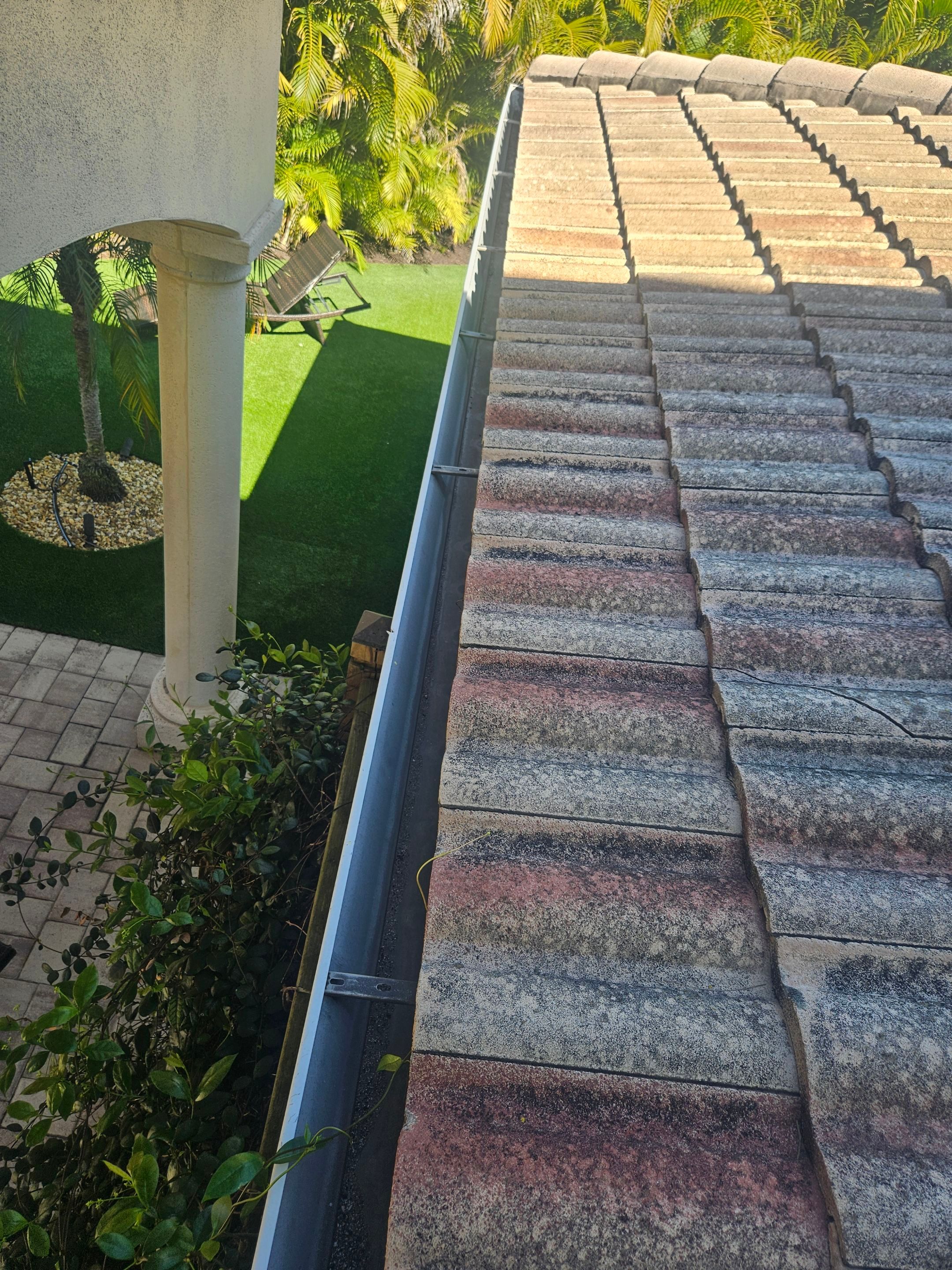 Gutter Cleaning in Sarasota FL by Gutter Professors