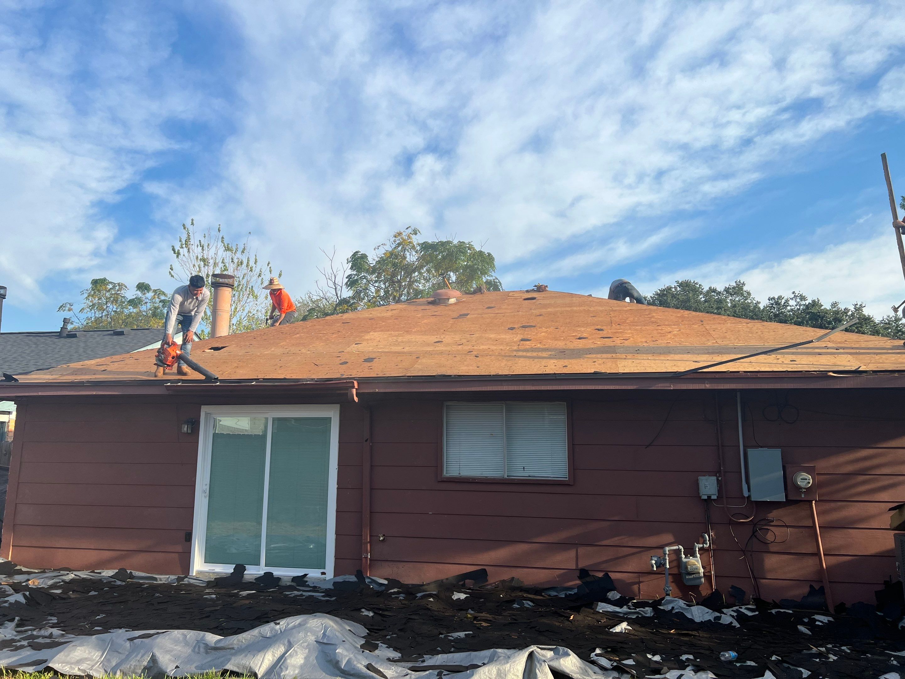 Residential Roofing Installation using Owen's Corning Duration (Lifetime) Shingles by Roof Repair Company