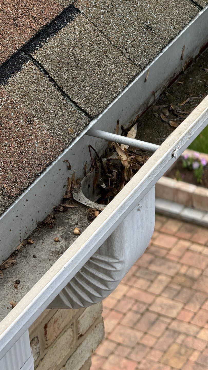 McLean: Residential Roof Installation with Landmark Pro Designer Shingles in Max Def Moire Black by RM Banning, Inc.