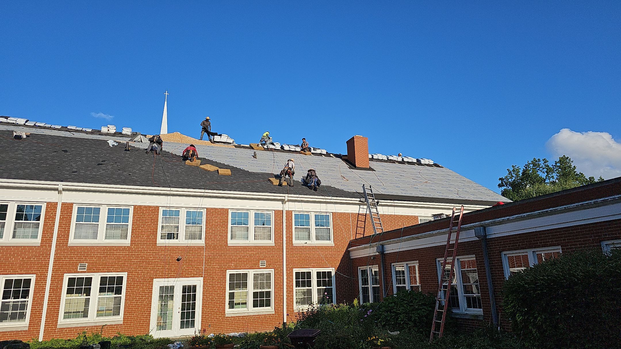 ATLAS PINNACLE COLOR: BLACK PRISTINE by Eagle Eye Roofing