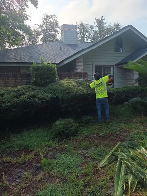 Deerwood Resident | Clean-Up & Mulch Install