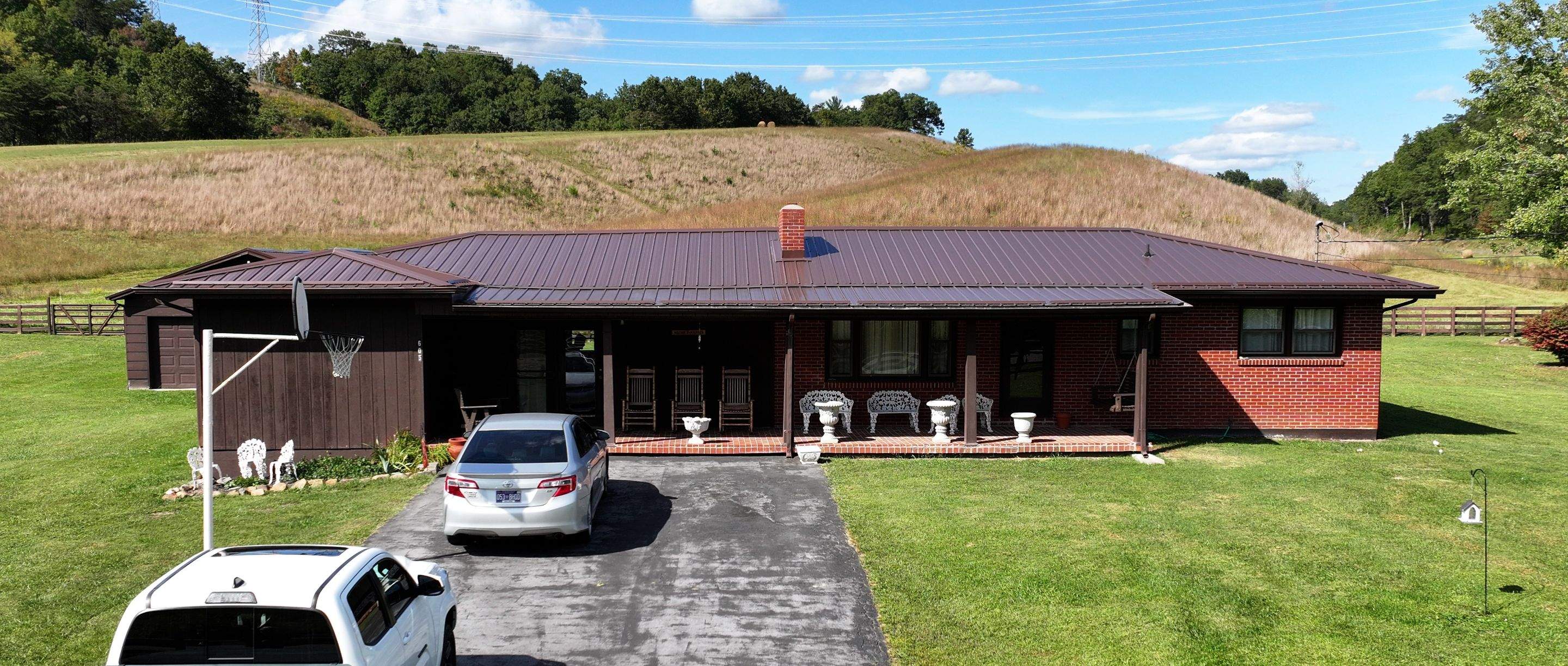 Maines Residence by Omnia Roofing