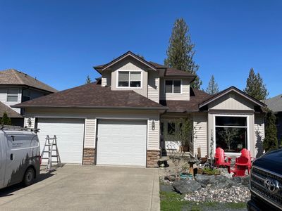 Residential Roofing Installation using OC Oakridge shingles