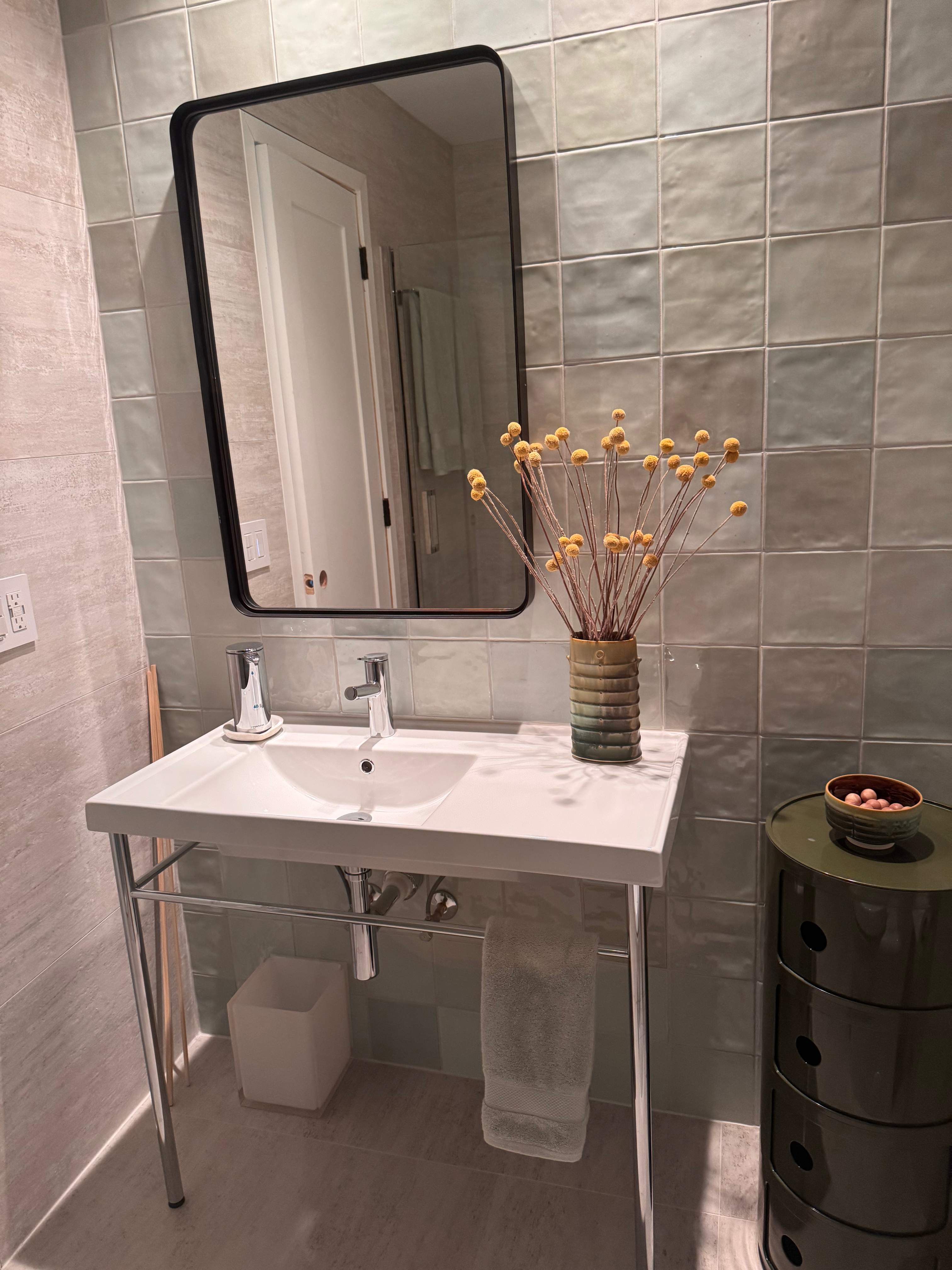 Two bathrooms renovation by Prudencio
