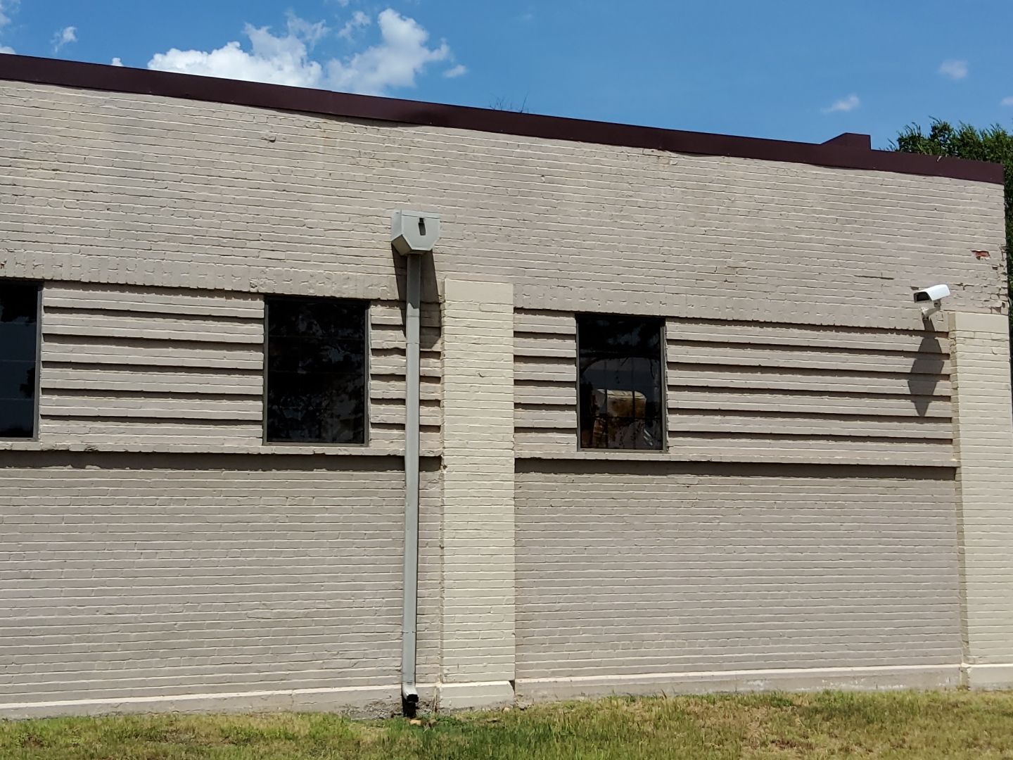 Choctaw Nation Healthcare Center - White Building by Hostetler Roofing