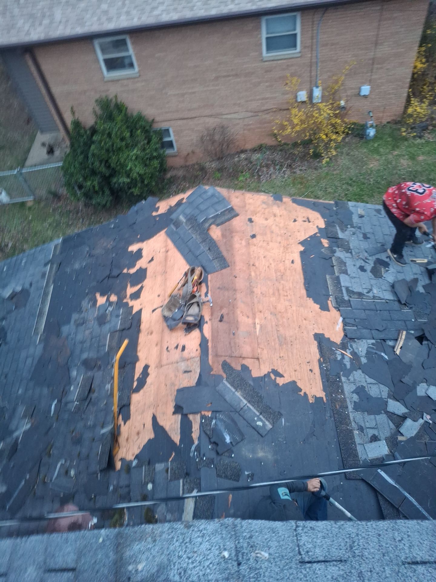 Residential Roofing Installation using GAF Timberline HDZ Charcoal by Rainstoppers Roofing