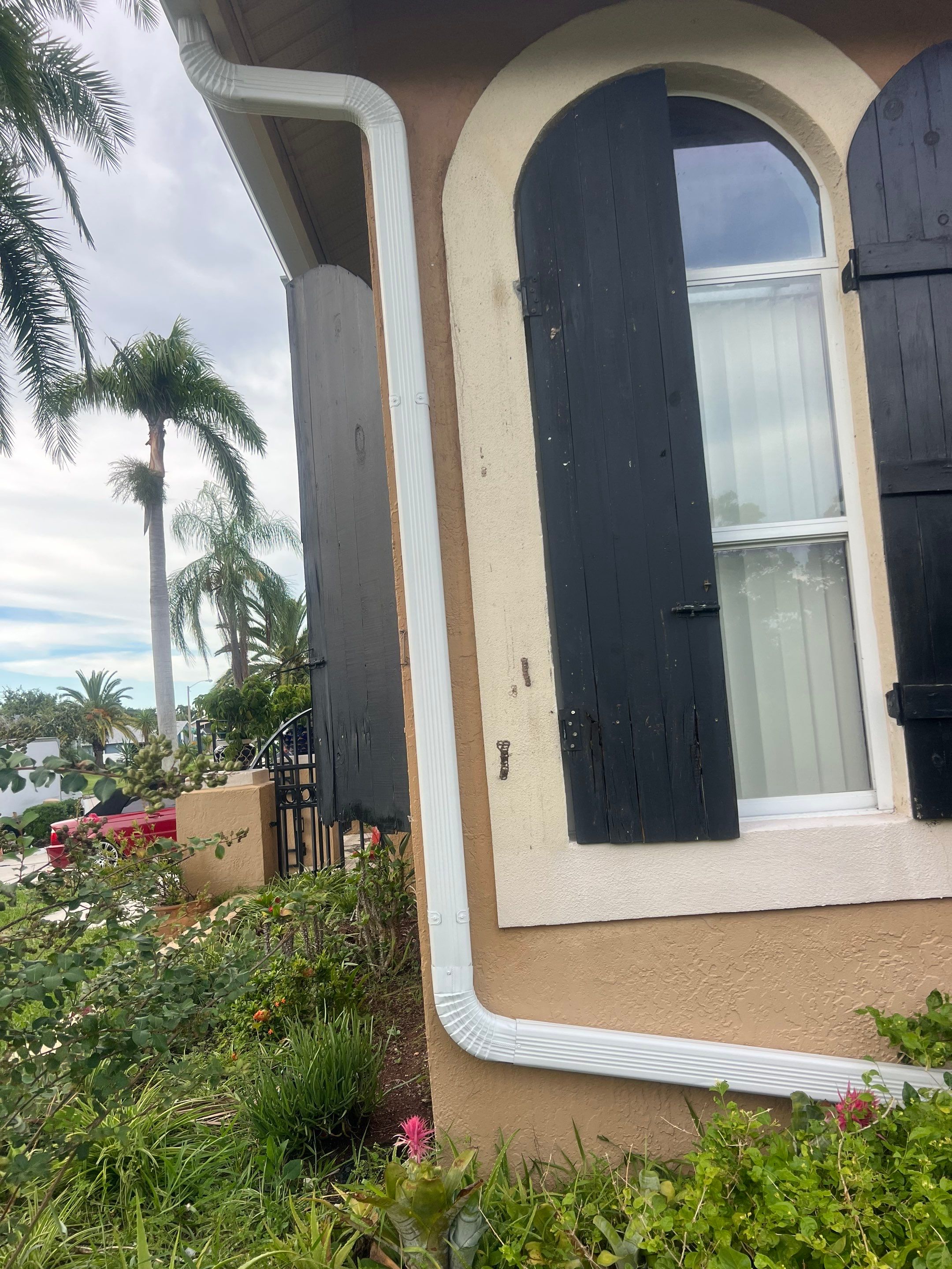7-Inch Box Seamless Gutters in Bradenton FL by Gutter Professors