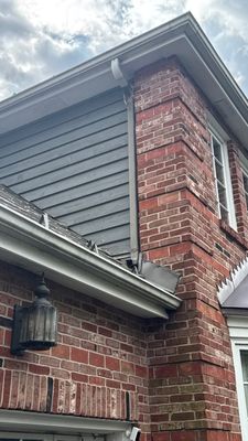 Turtle Shell gutter protection installation in Naperville, IL 60565, photograph 9
