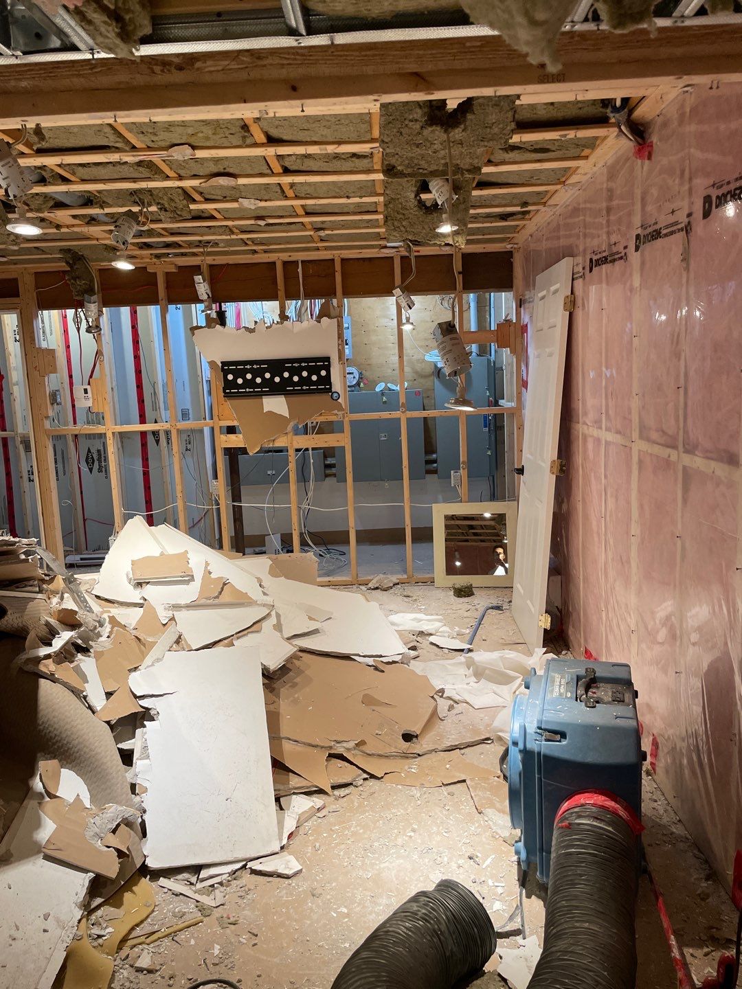 First response basement flood by Eco-Nature Construction Inc.