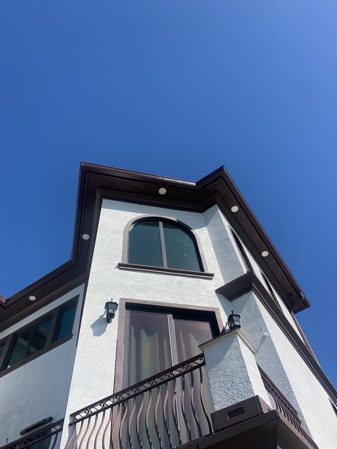 Brown Seamless Gutters using Royal Brown in Fort Myers FL by Gutter Professors
