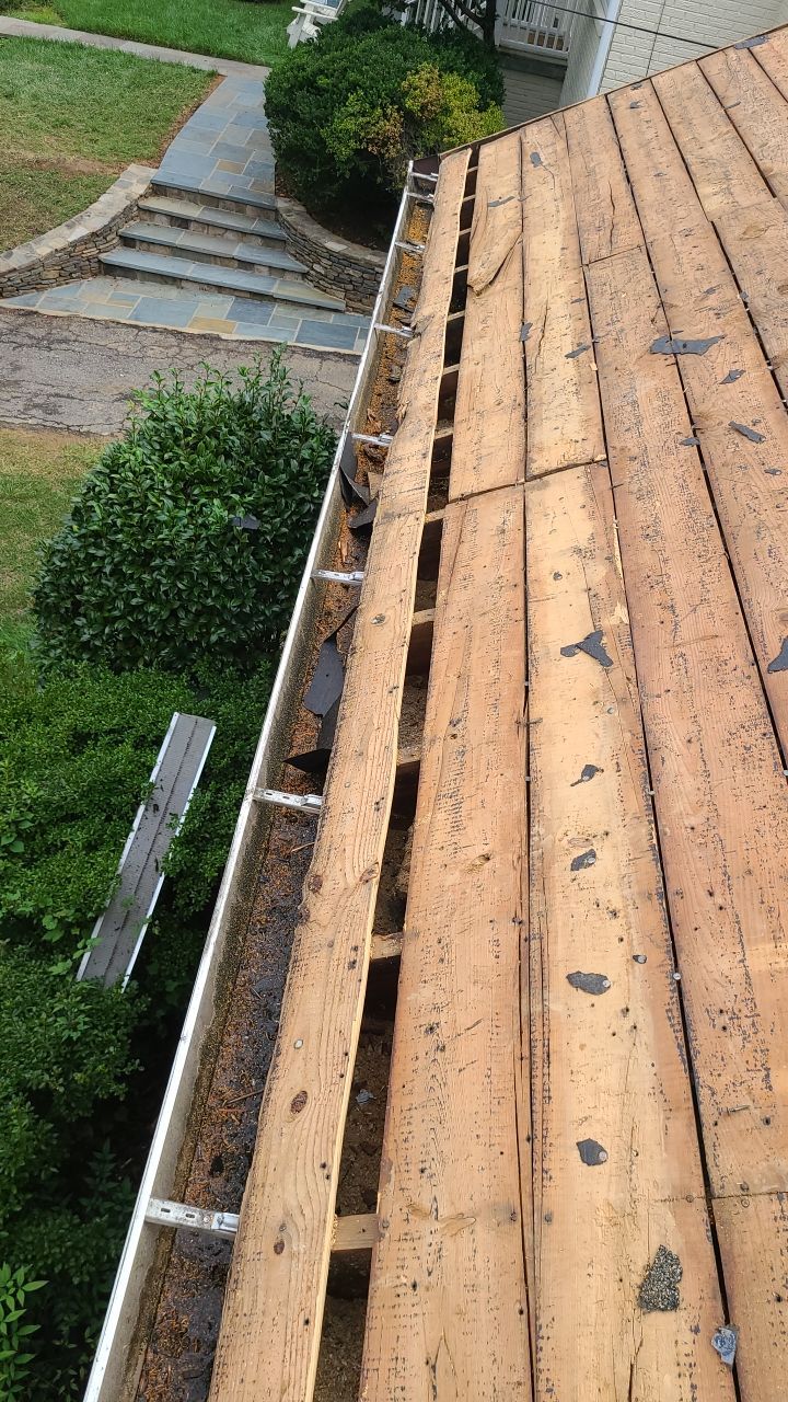 Arlington: CertainTeed Landmark Designer Shingles in Colonial Slate by RM Banning, Inc.