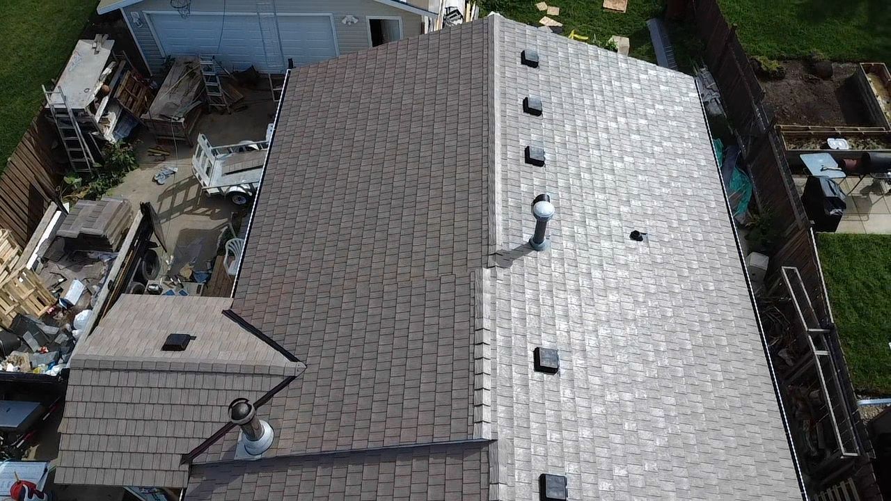 Driftwood on Euroshield Rubber - Shake  by 2thetop Roofing
