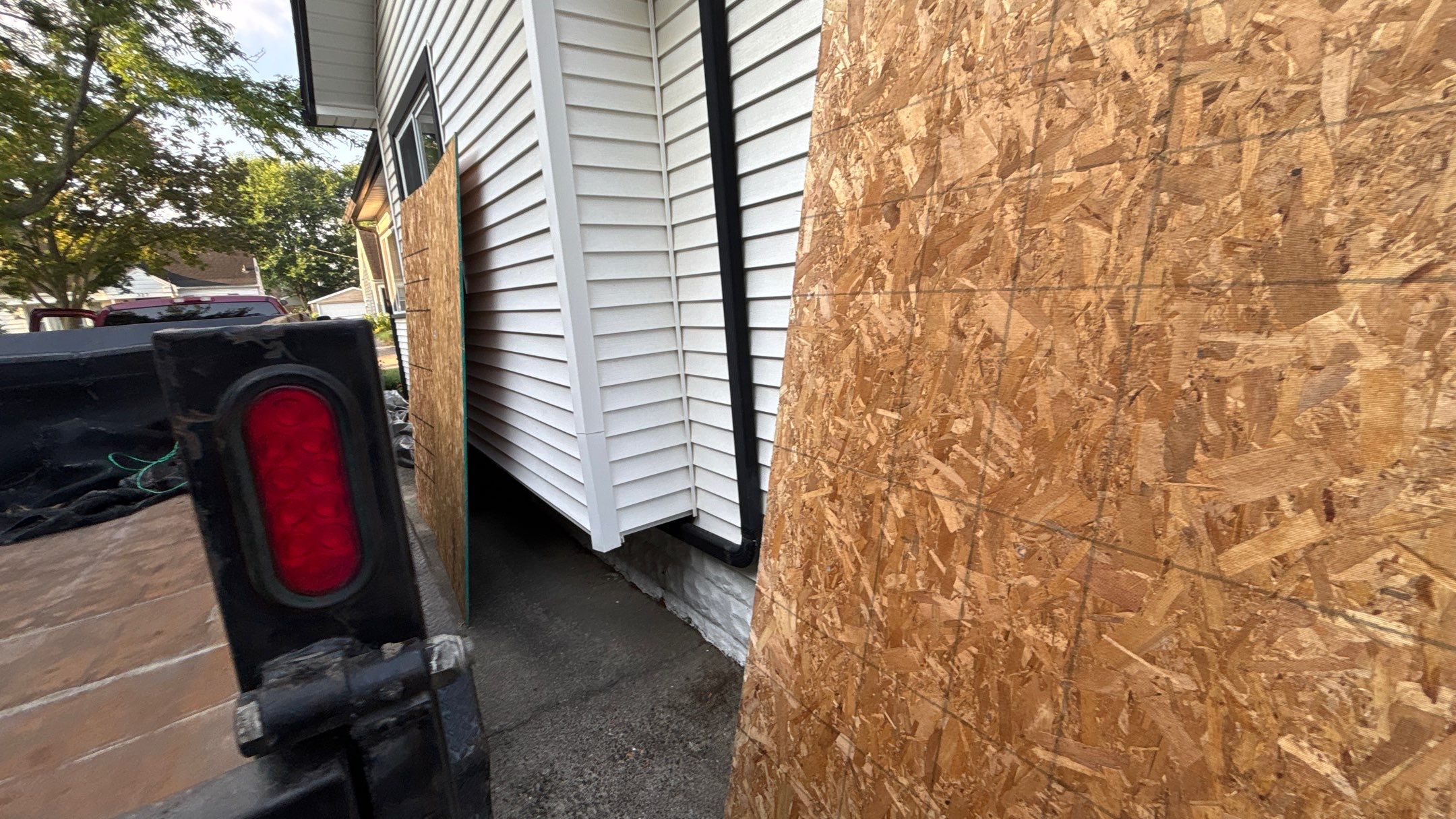 Roof Replacement using Owens Corning Onyx Black by 180 Contractors