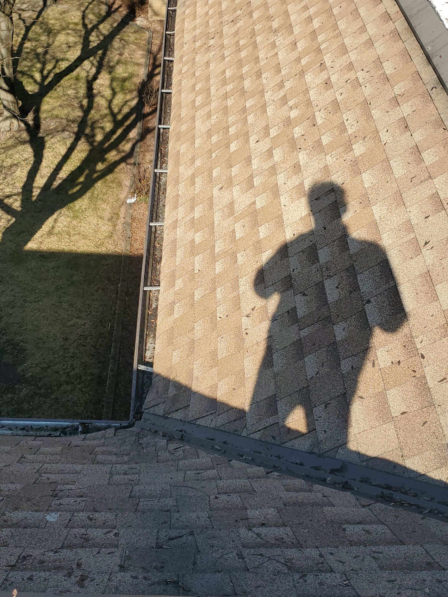 Commercial gutter cleaning Milwaukee, WI after photo with clean gutters