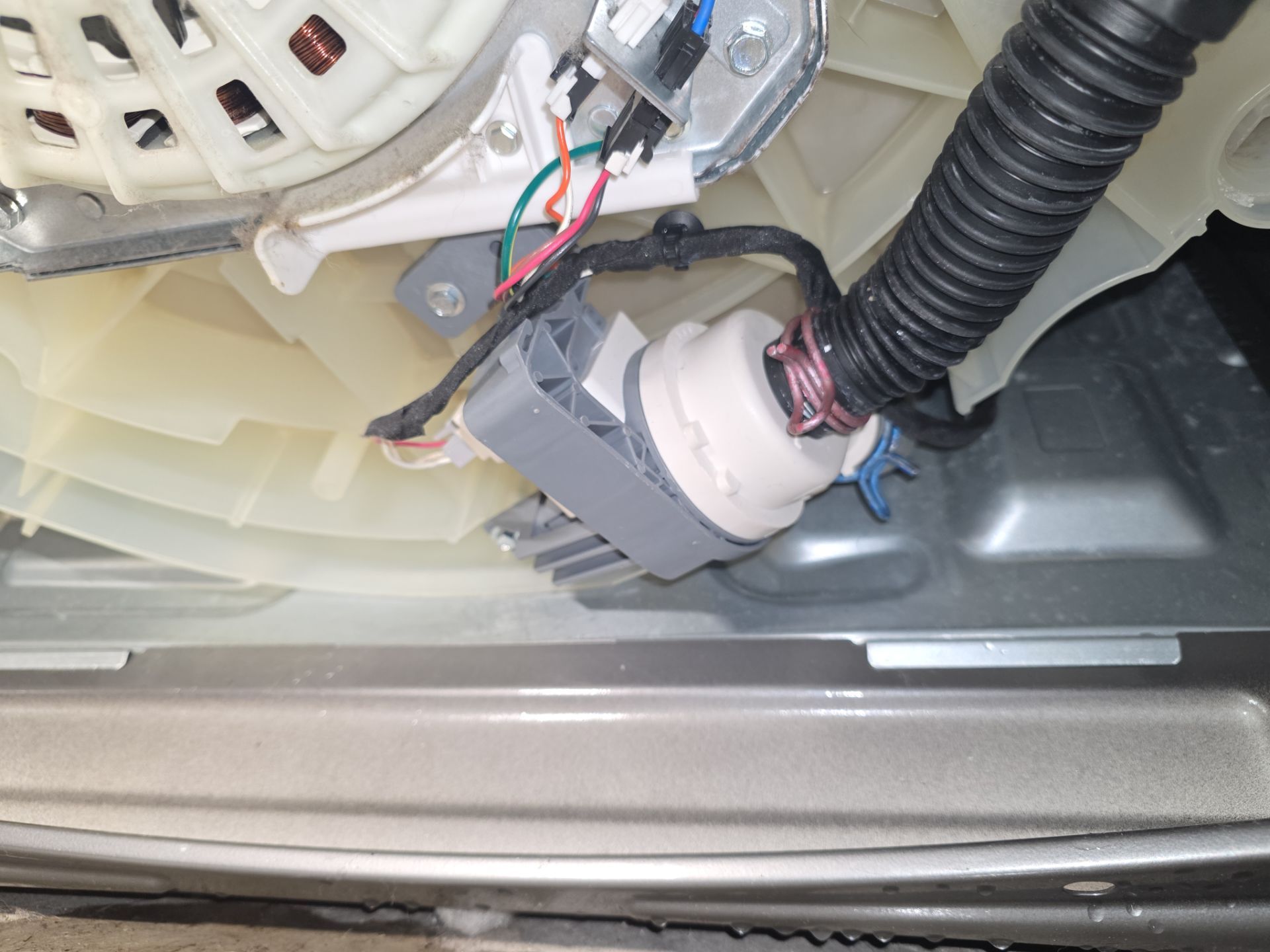 Whirlpool Top-Loading Washing Machine Repair in Clermont by AMB-WORKS APPLIANCE REPAIR