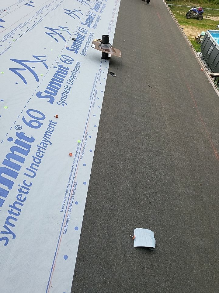 ATLAS PINNACLE COLOR: HEATHERBLEND by Eagle Eye Roofing