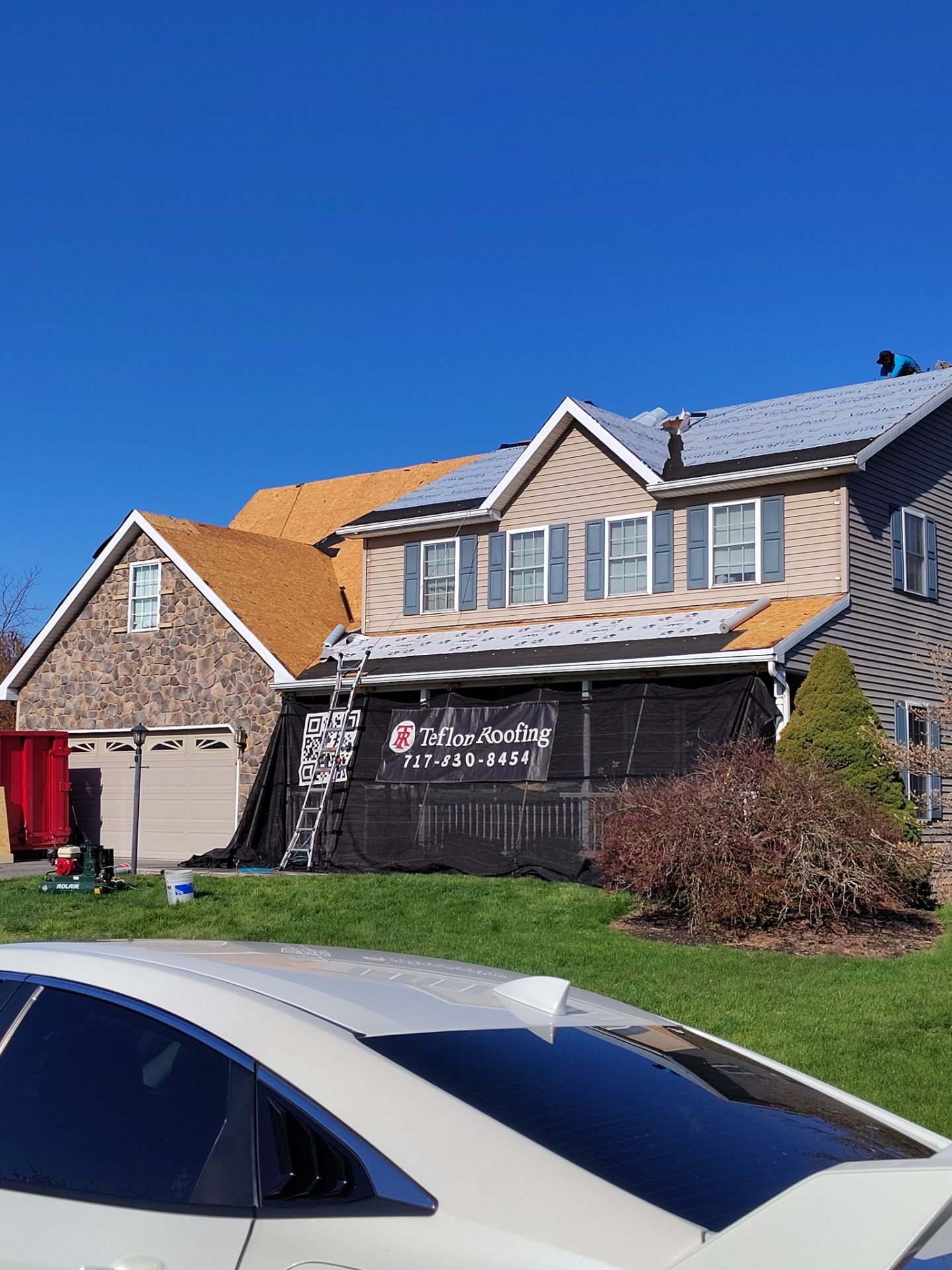 Residential Roofing Installation using Everlast Azm Panel -charcoal by Teflon Roofing
