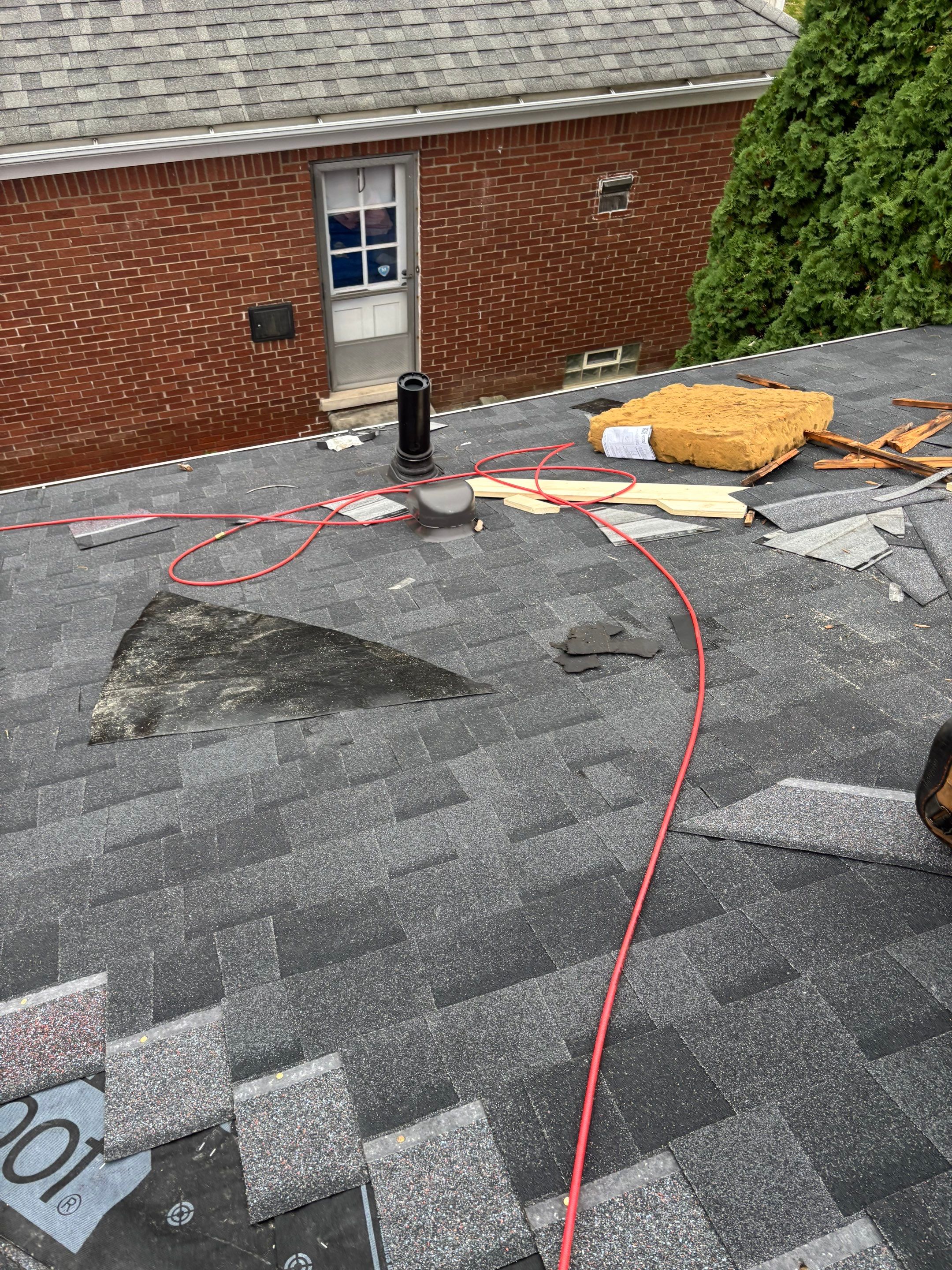 Roof Replacement using Owens Corning Onyx Black by 180 Contractors