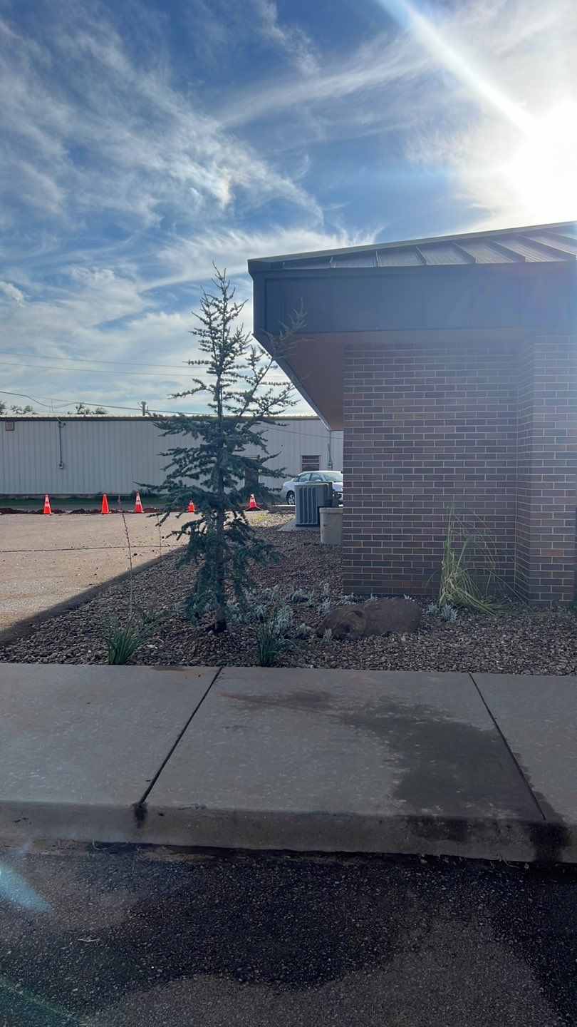 Landscaping Facelift and small fence build by Clays Services Inc