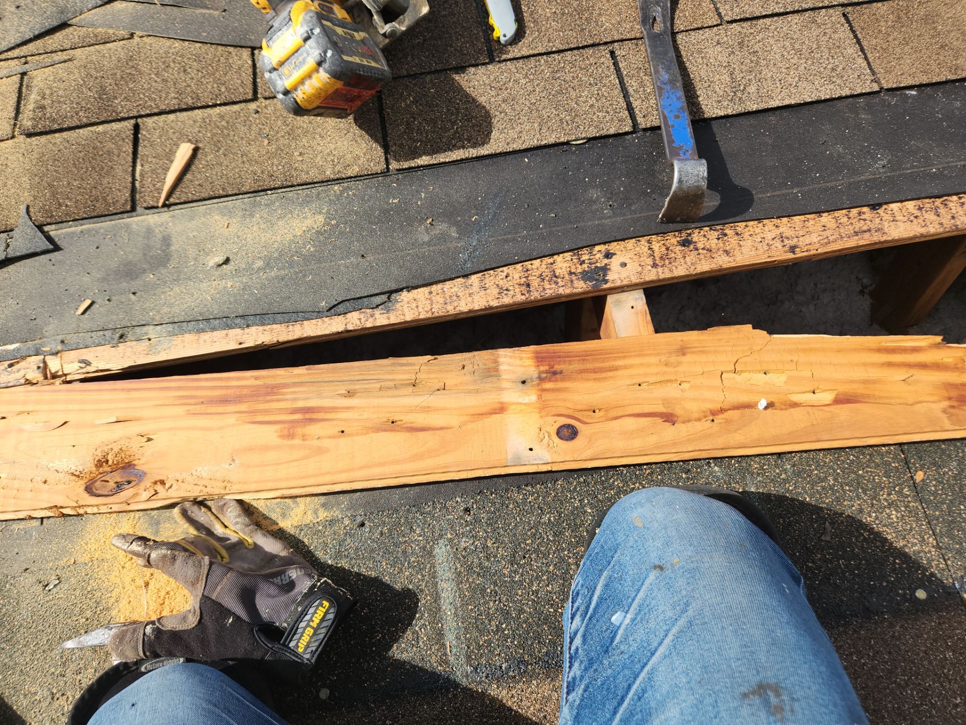 Shingle Roof Repair in Fort Lauderdale ā Fast, Reliable, and Professional Service by Aastro Roofing
