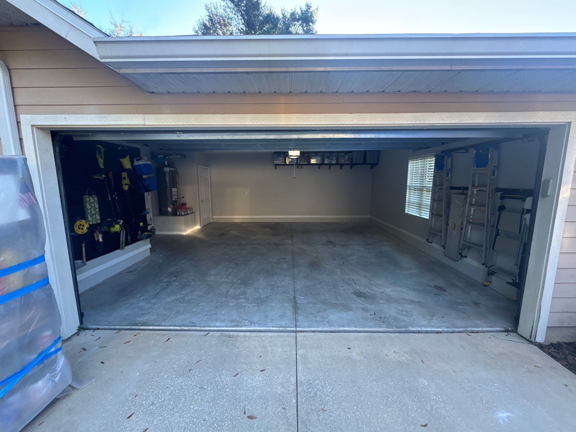 Garage  in Gainesville, FLin Slate Stone by Cross Creek Concrete Coatings