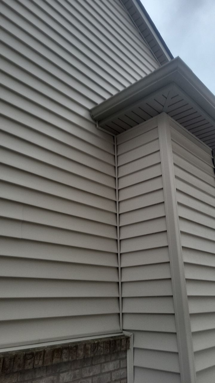 Siding Replacement using CertainTeed Restoration Classic D5 by 180 Contractors