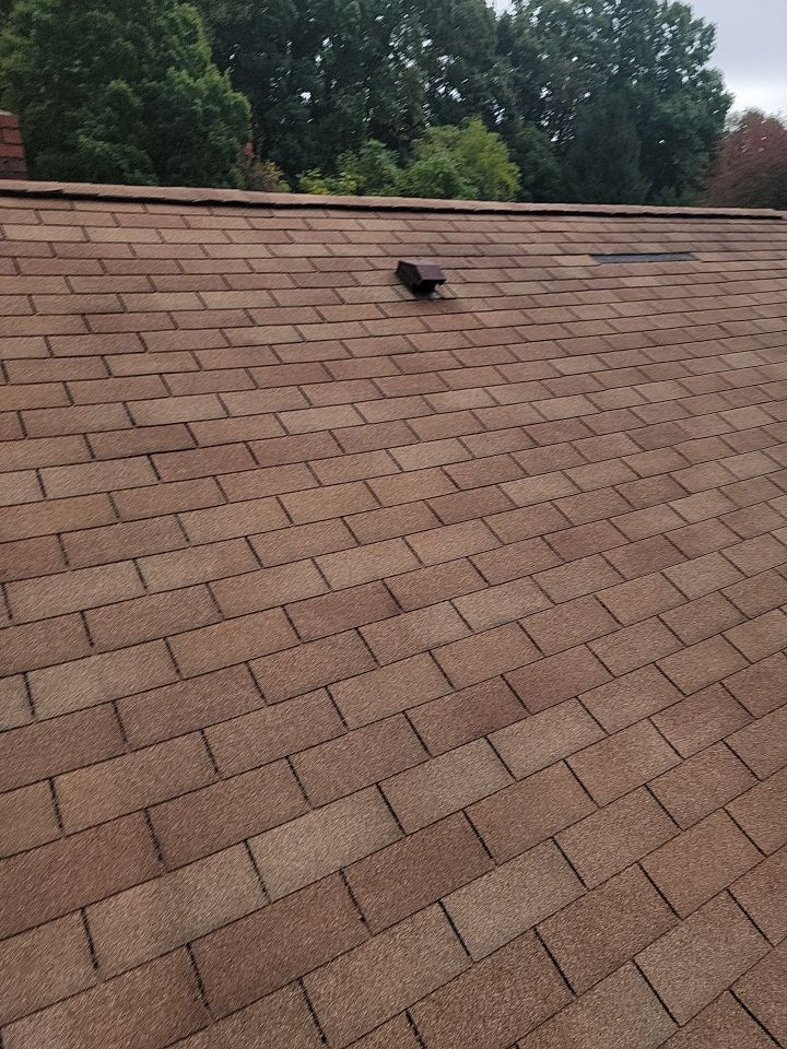 Brand: Atlas Pinnacle Color: Pristine Scotchgard Majestic Shake Drip: White by Eagle Eye Roofing