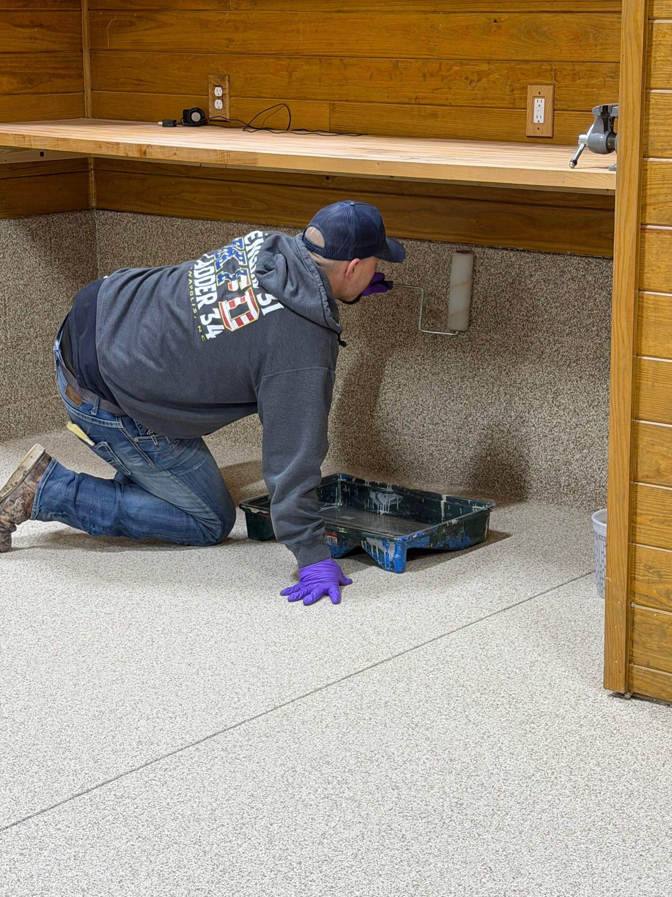 Flake Garage Floor for the Walkers by Endure Concrete Coatings