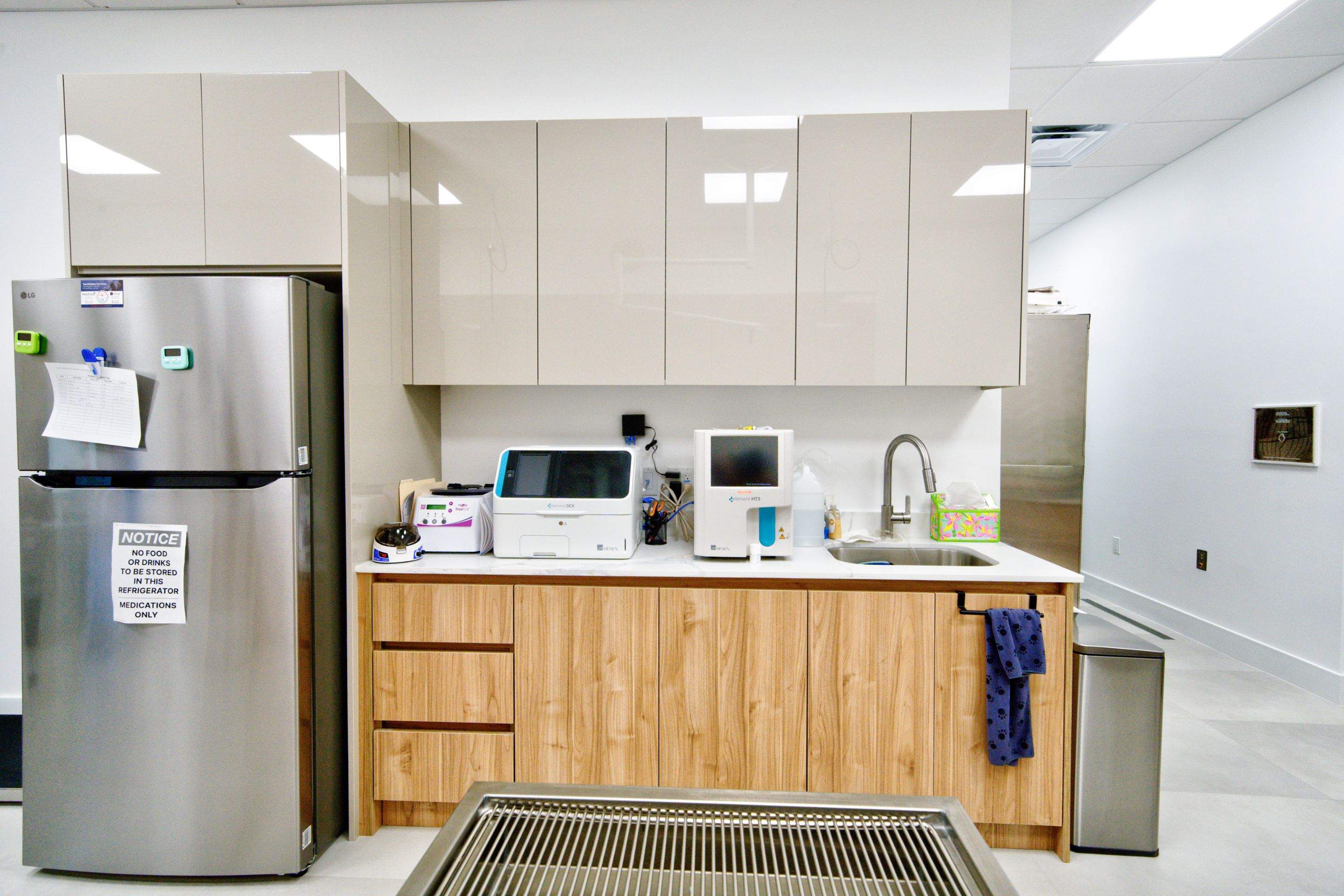 Happy Pet Eyes by Ruiz Construction Inc