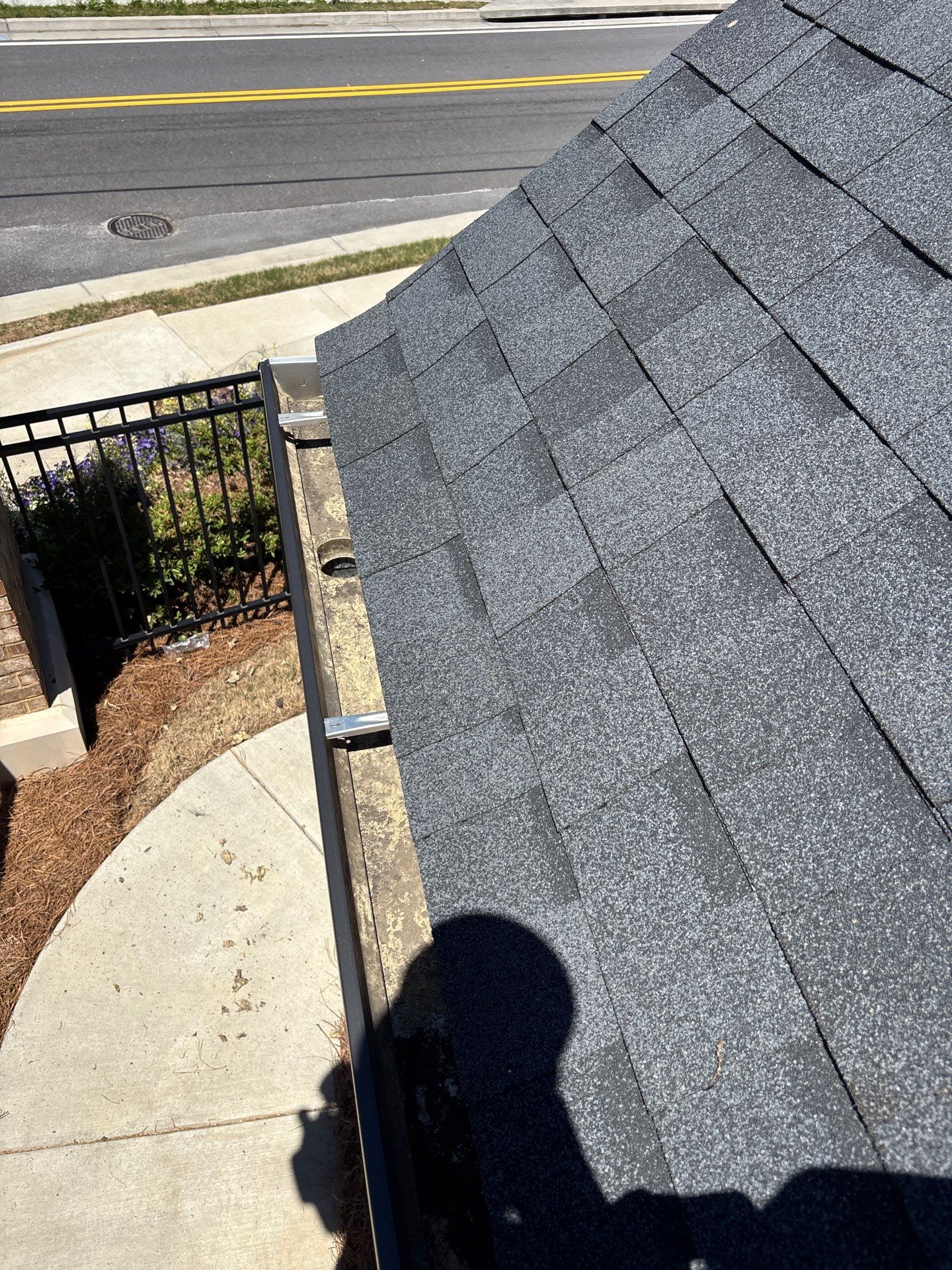 Commercial gutter cleaning Duluth & Gwinnett after photo with clean gutters