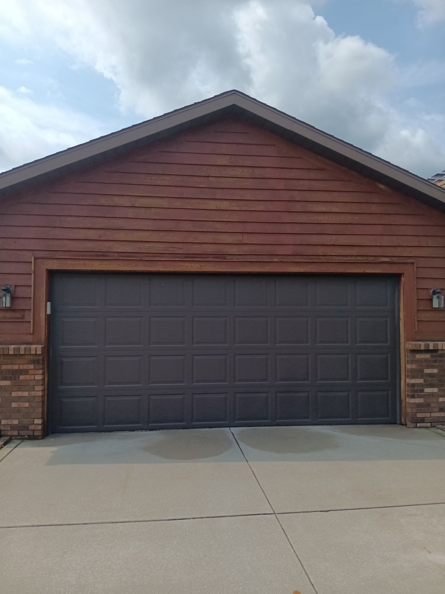 Front of home and garage staining by Gordon Painting