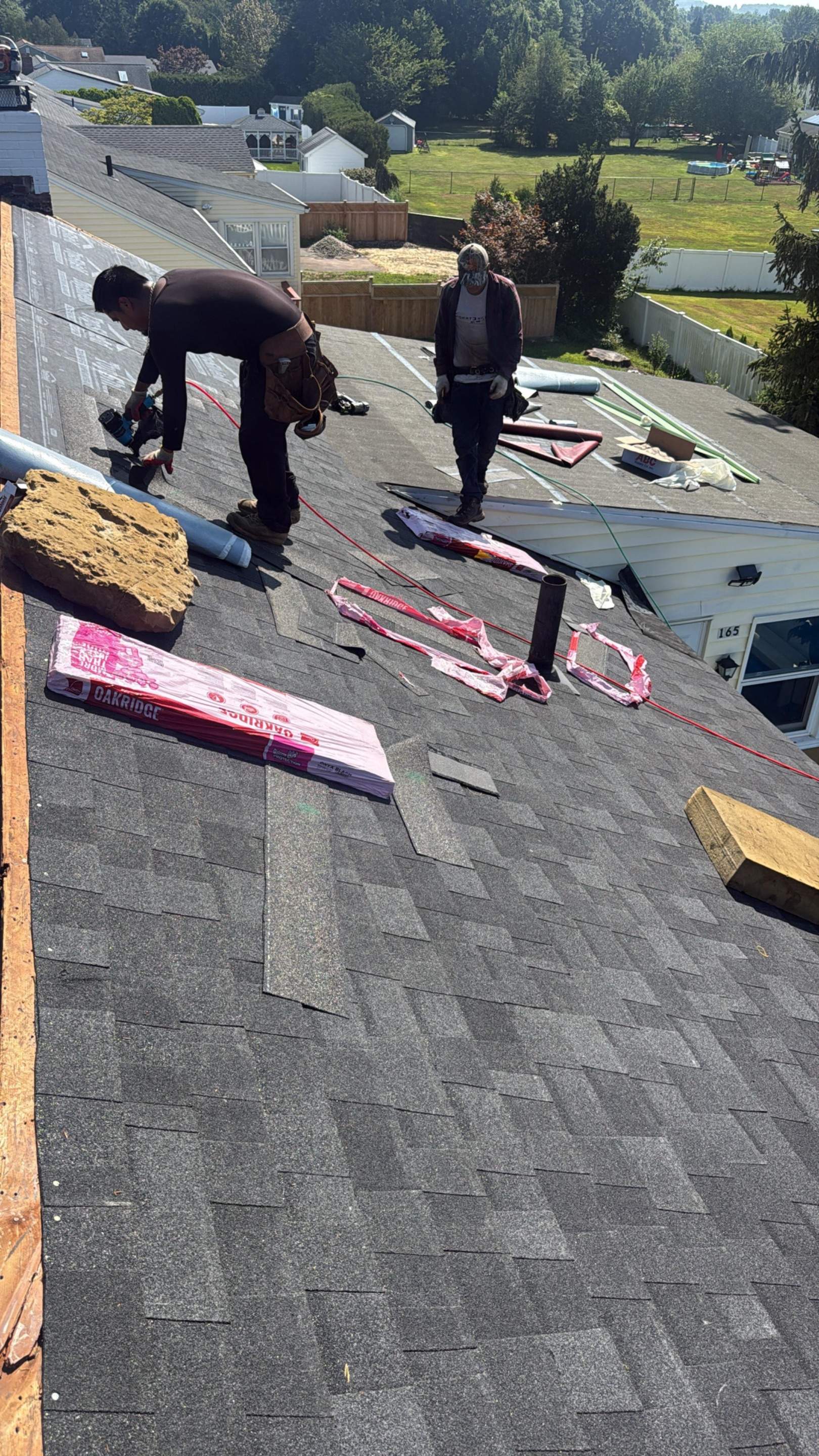 Full Roof Replacement in Newington, CT – Owens Corning Duration, Onyx Black by JOHNNYS PRO