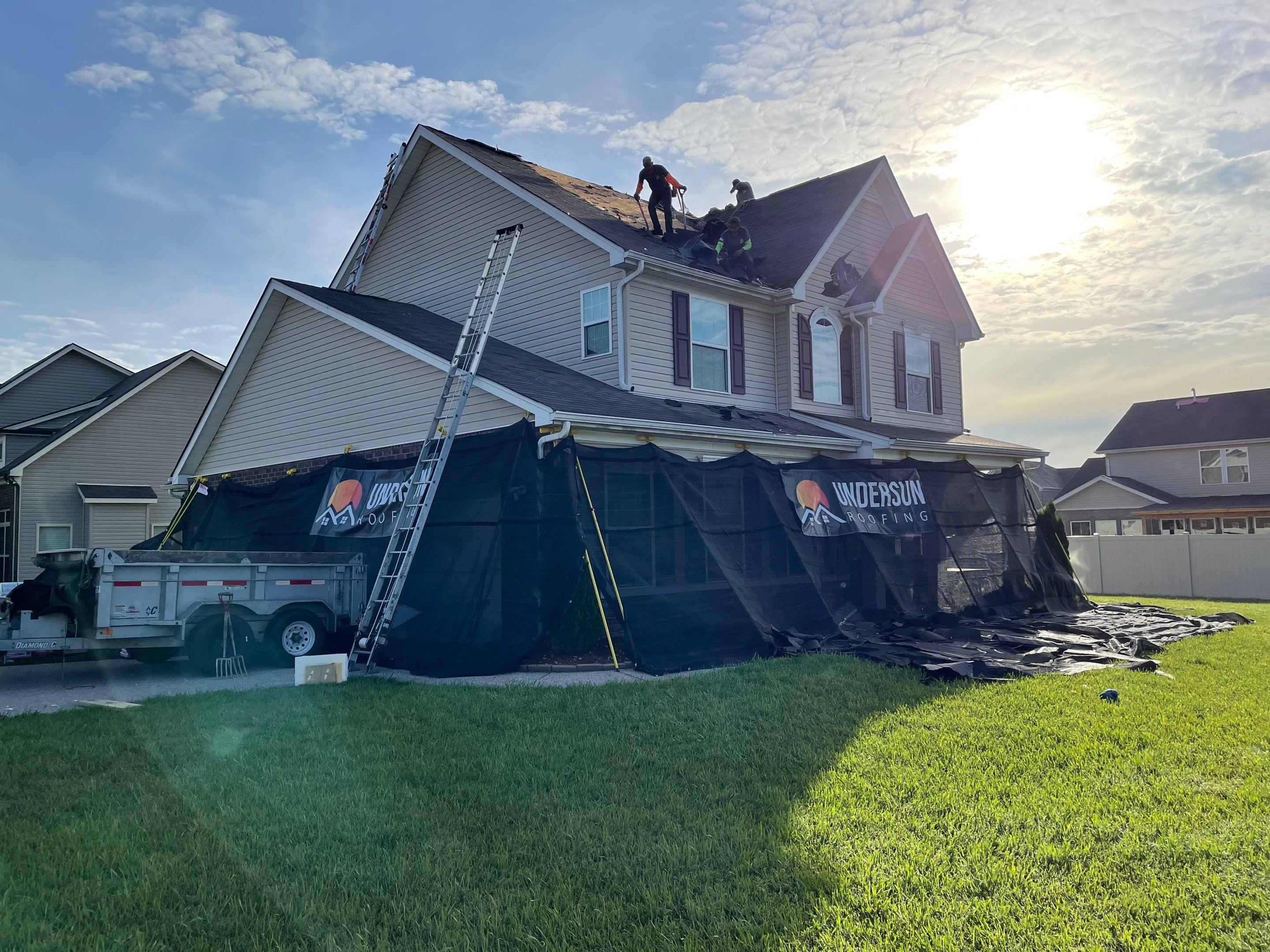Residential Roofing Installation using Owens Corning Oakridge Roofing System by Undersun Roofing 