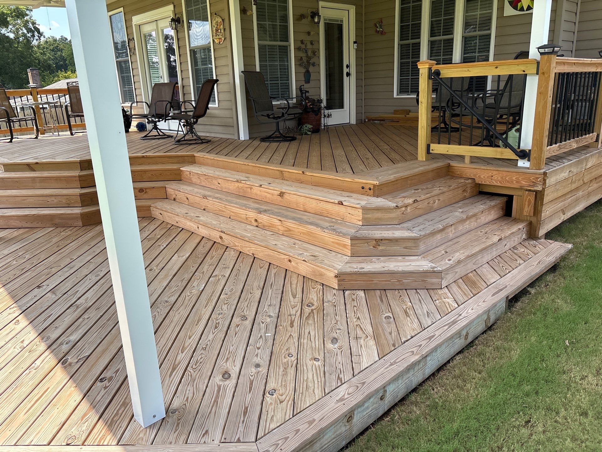 Wood Deck using Wood Sealant by DuraSeal