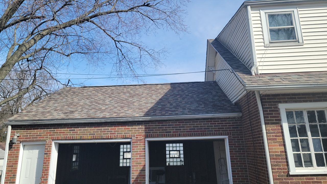 ATLAS PINNACLE COLOR: MAJESTIC SHAKE DRIP EDGE: WHITE by Eagle Eye Roofing