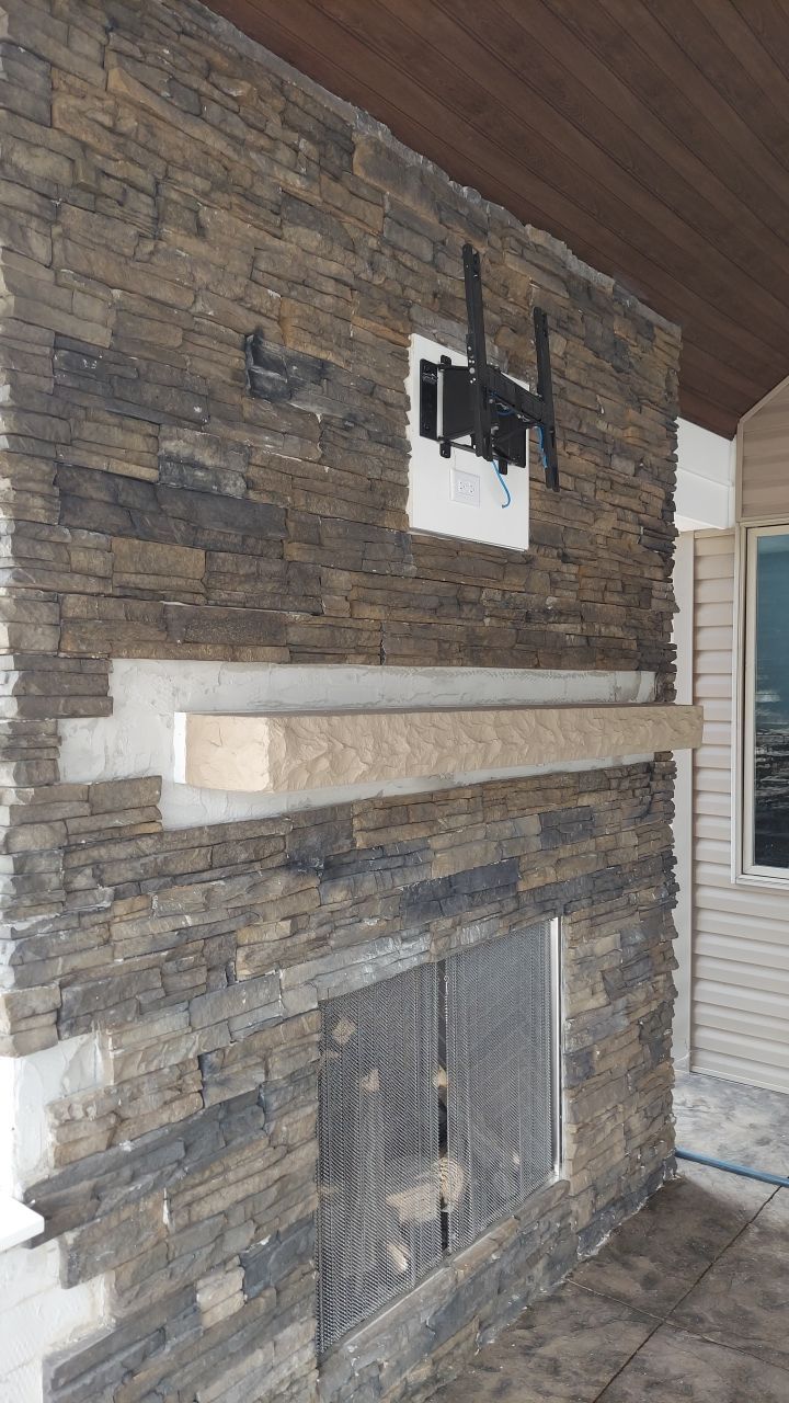 Outdoor Living Addition by Ivy Lea Construction