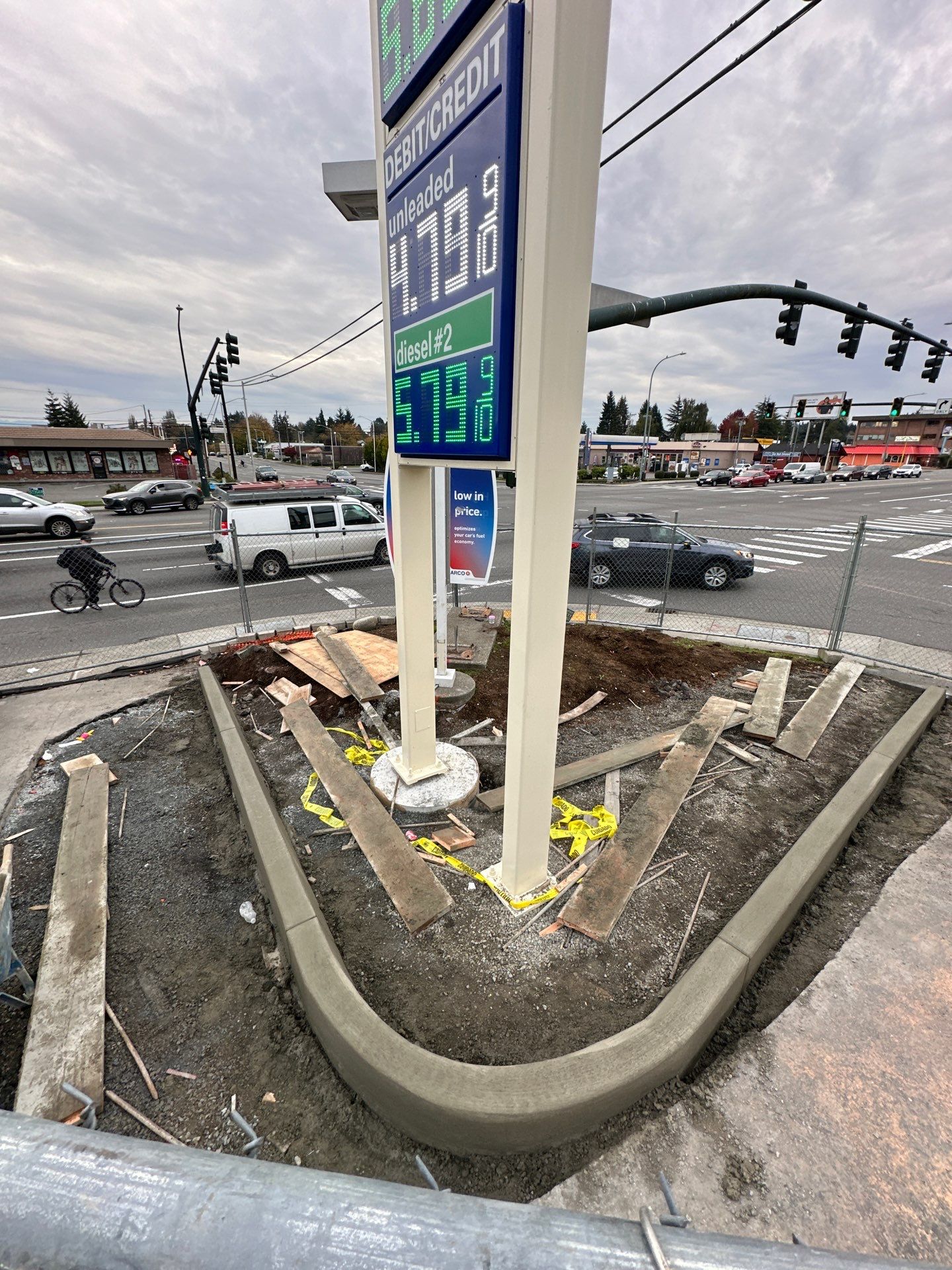 Project CSI, am-pm gas station.  by Jireh Asphalt & Concrete Inc 