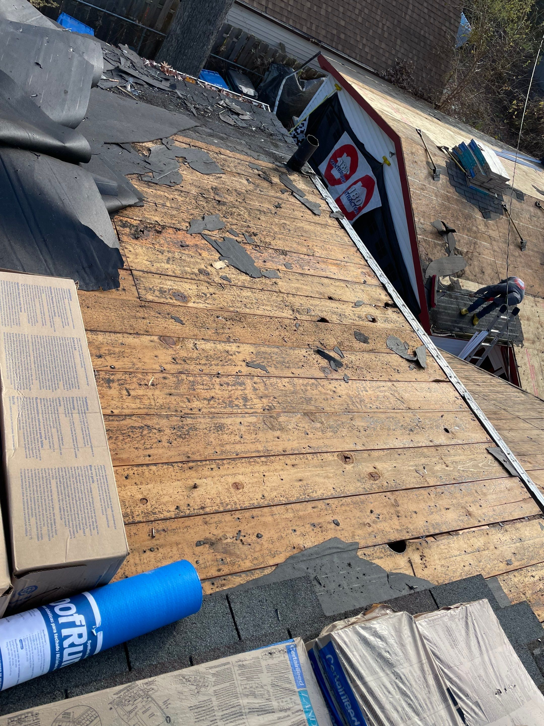 Roof Replacement using CertainTeed Landmark by 180 Contractors