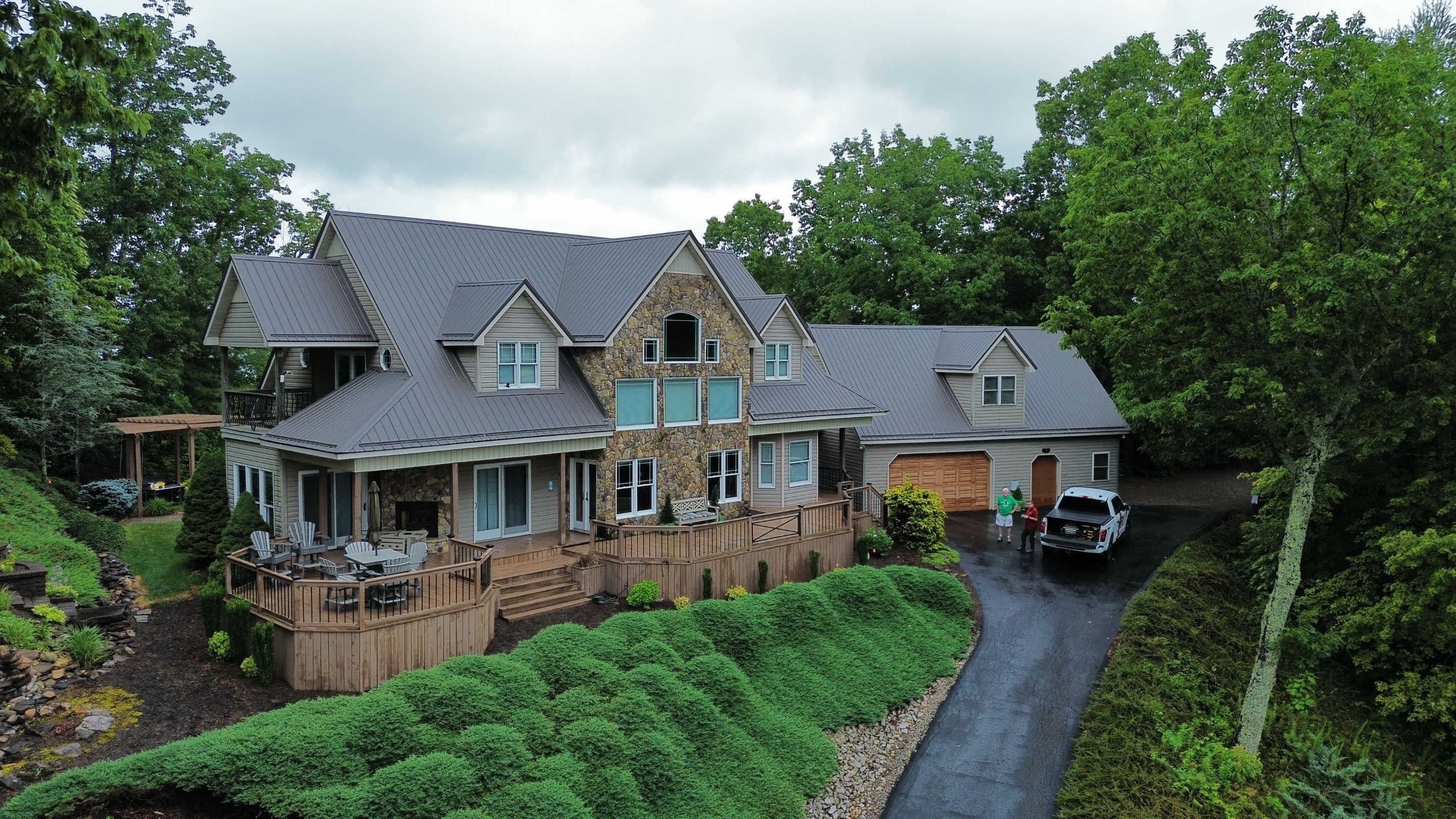 James Residence by Omnia Roofing