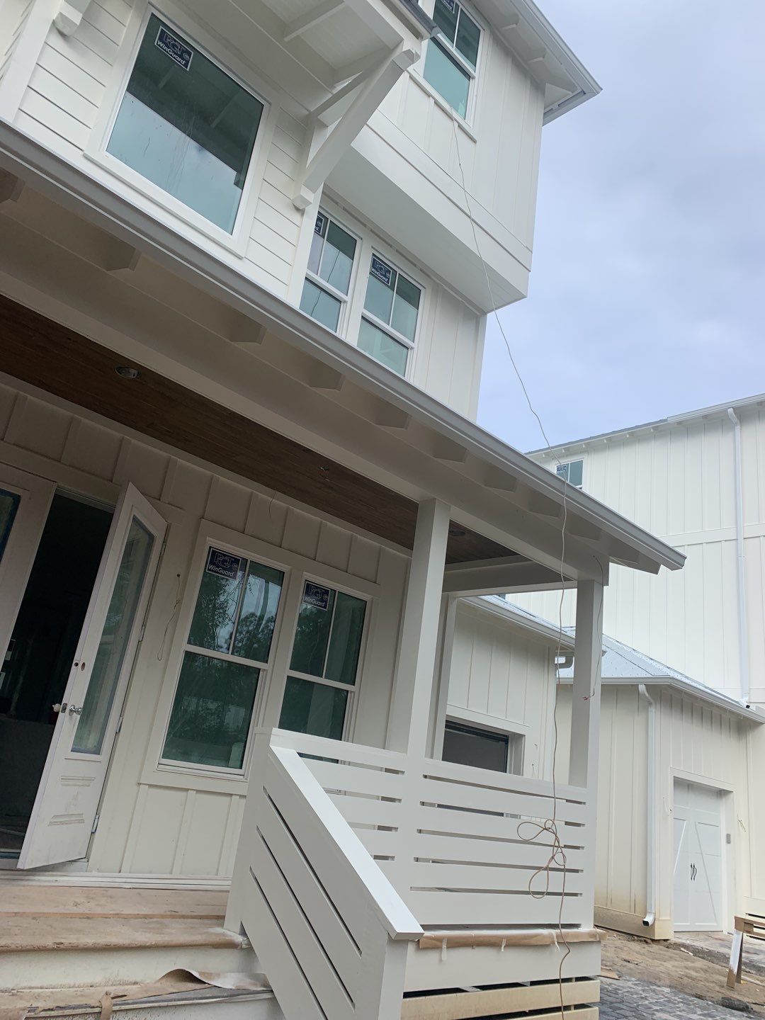 6-inch White Seamless Gutters in Santa Rosa Beach, FL by Gutter Professors