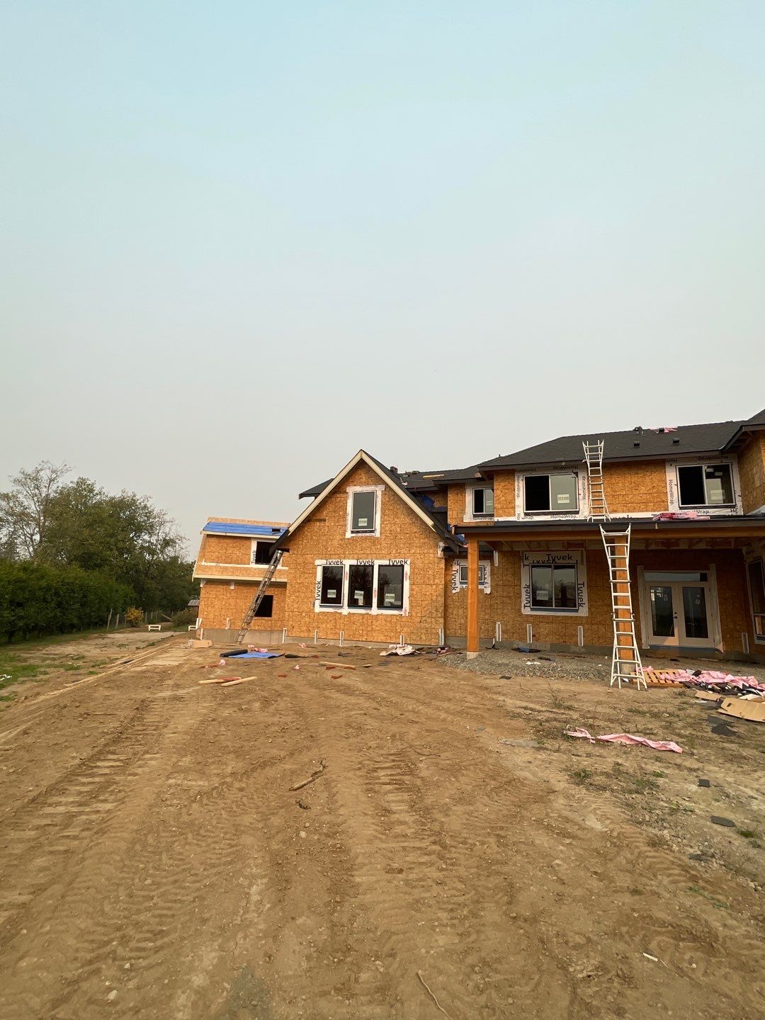 Residential Roofing Installation using OC Oakridge shingles with prolok accent roofs by Top Notch Roofing Inc