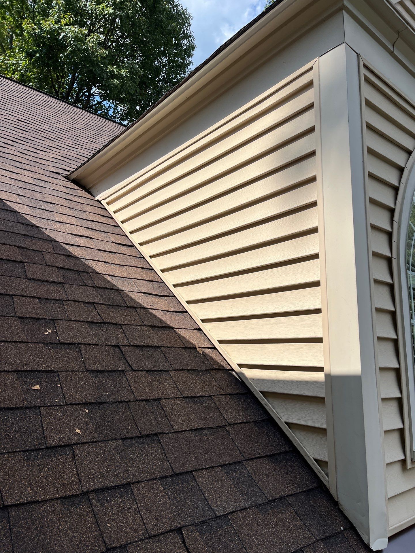 Vienna: Residential Roof Replacement with CertainTeed Landmark Designer Shingles in Burnt Sienna by RM Banning, Inc.
