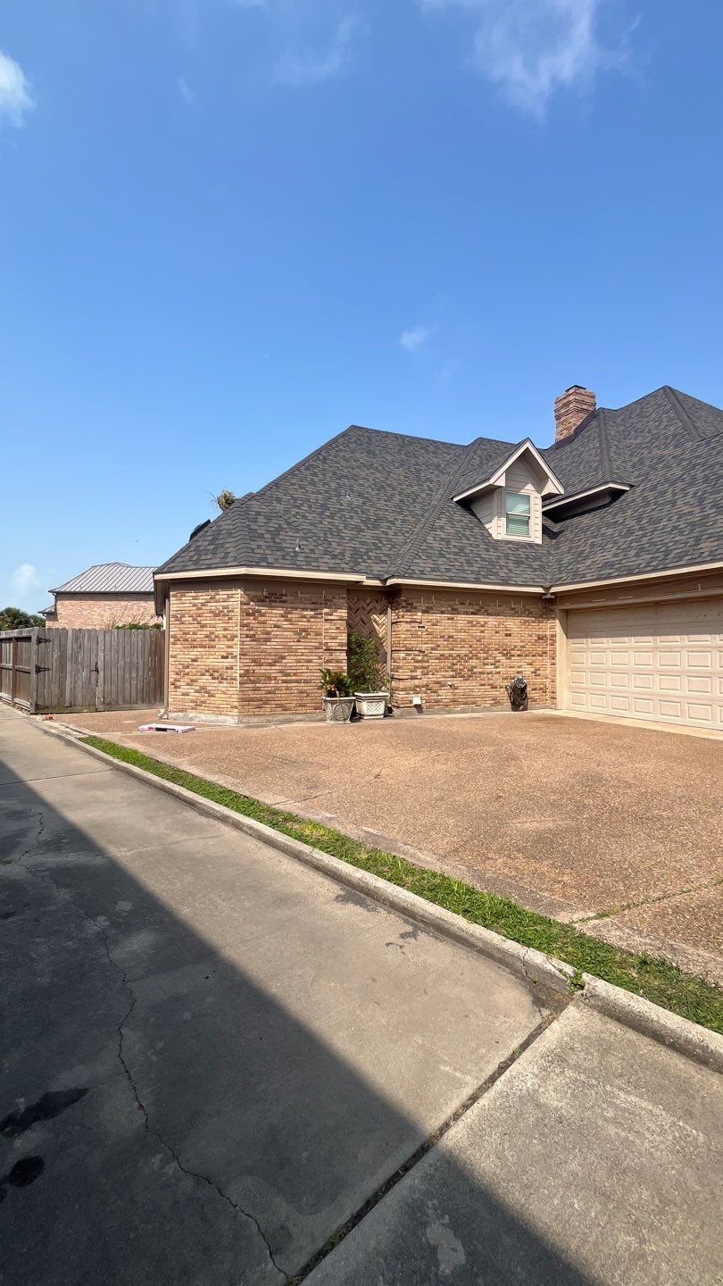 Residential Roofing Installation using Owens Corning Duration Tru Defintion Peppercorn by Galvan Roofing and Construction
