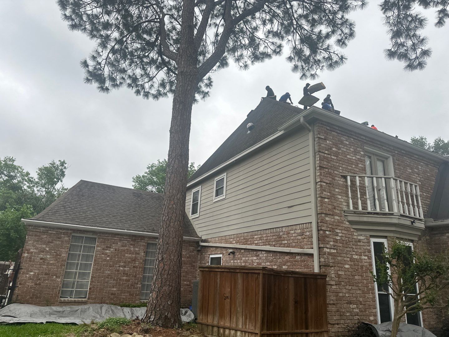 Residential Roofing Installation using Owen's Corning Duration (Lifetime) Shingles by Roof Repair Company