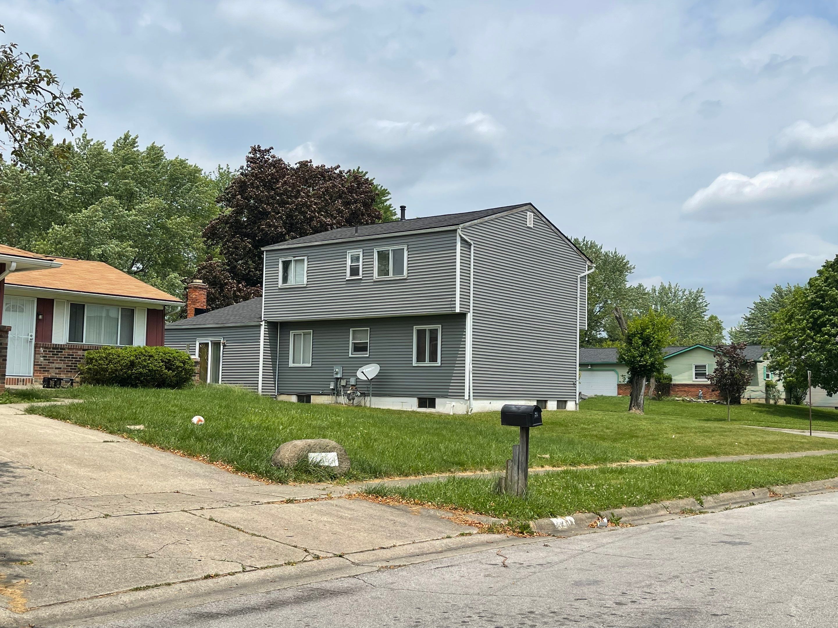 Siding Installation using Exterior Portfolio Vinyl Siding by SOS Home Ohio 