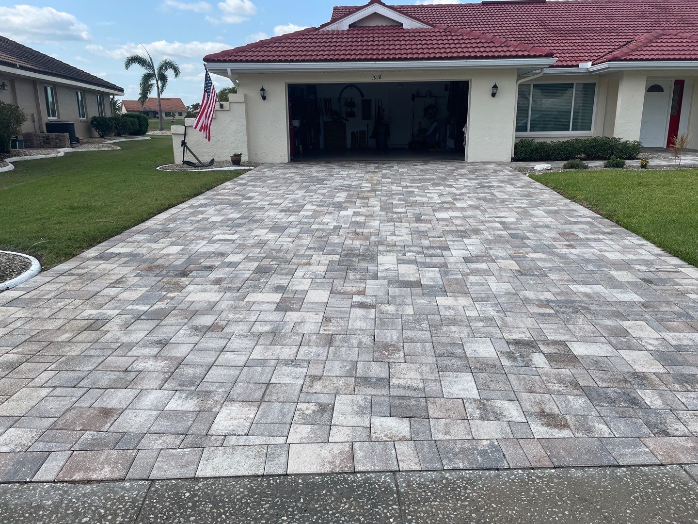 Paver Cleaning and Sealing in Sun City Center