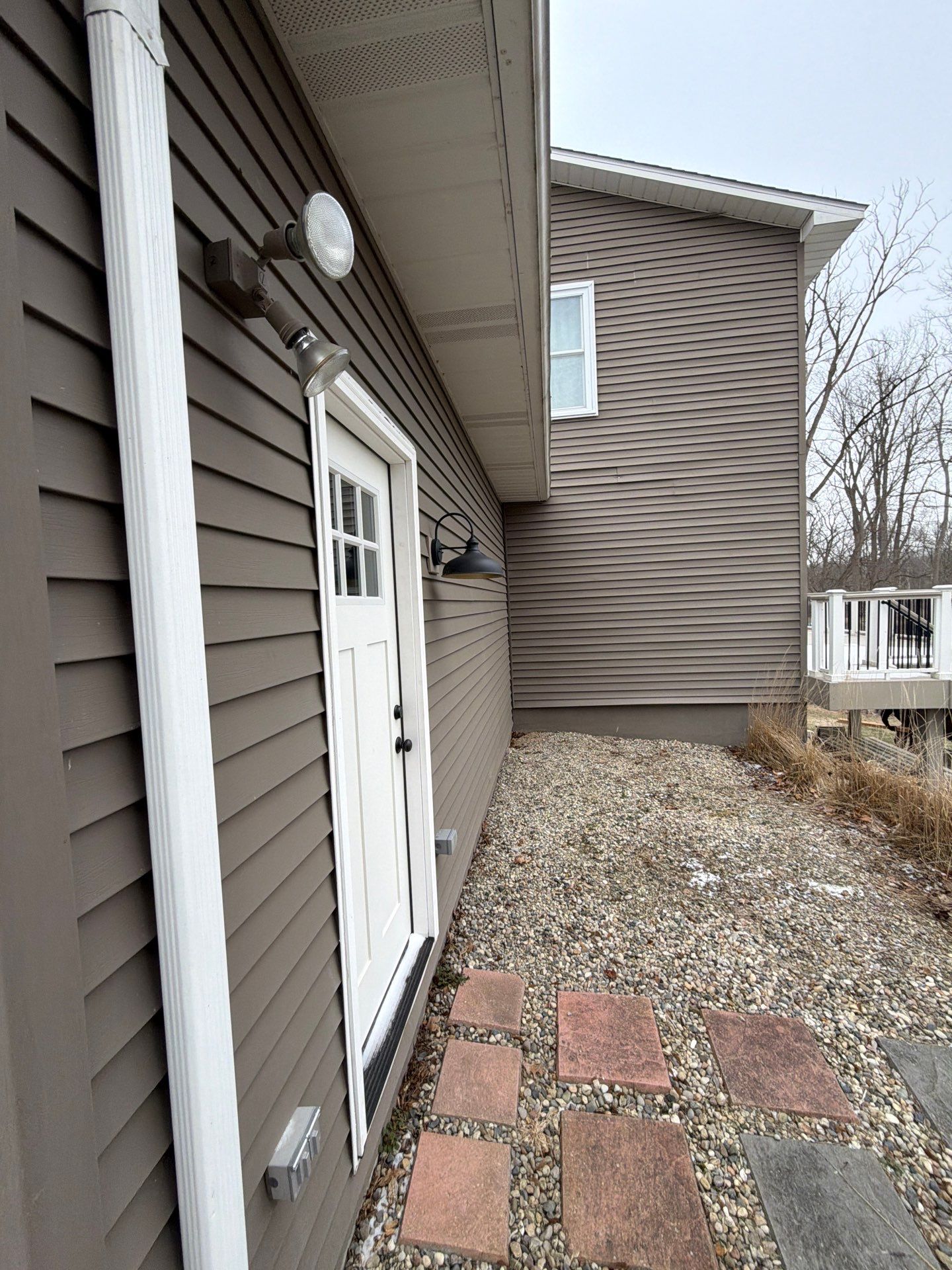 Siding Replacement using Alside Charter Oak D4.5" by 180 Contractors