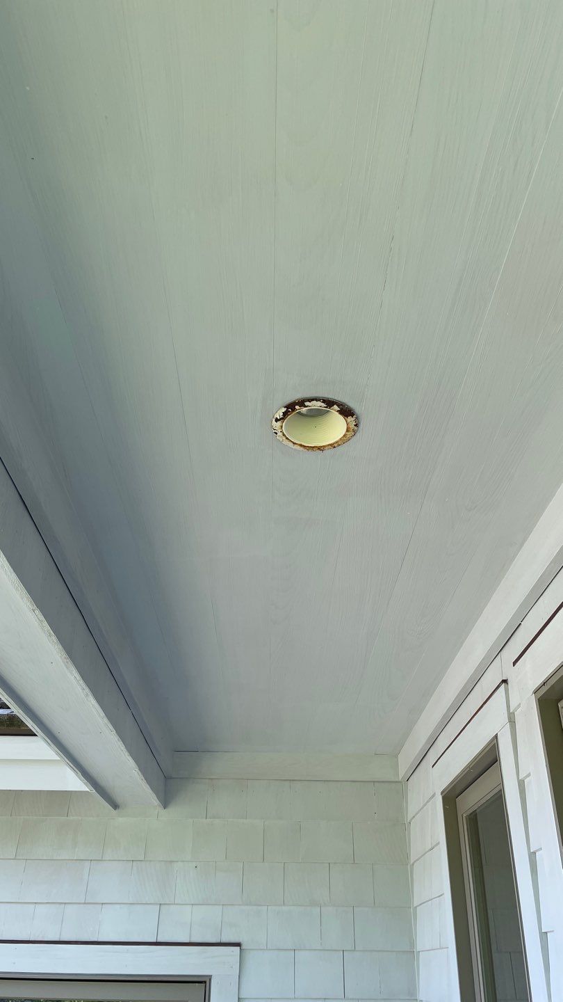 Project in Owls Head by NORTH ATLANTIC PAINTING COMPANY 